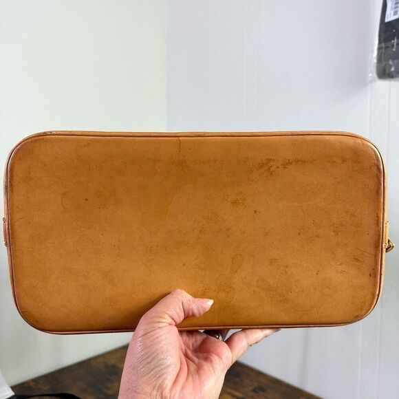 Louis Vuitton Vintage Monogram Alma Bag - Picture 8 of 11
